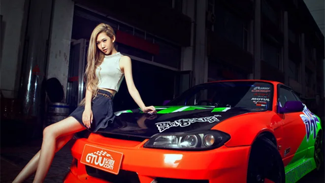 Girls and Cars Slide game thumbnail