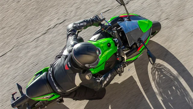 Kawasaki Ninja 650 Slide