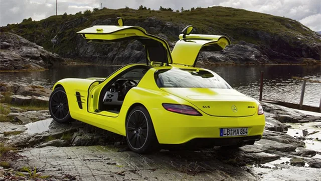 Mercedes-Benz SLS E-Cell  Puzzle