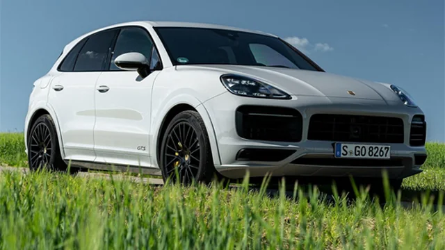 Porsche Cayenne GTS Slide
